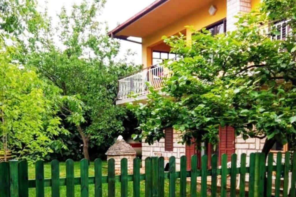 Apartment Sanja Near The Sea, Spacious And Green :) Pula Extérieur photo