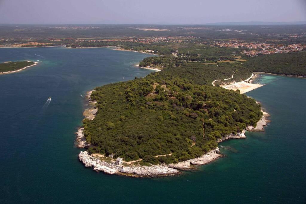 Apartment Sanja Near The Sea, Spacious And Green :) Pula Extérieur photo