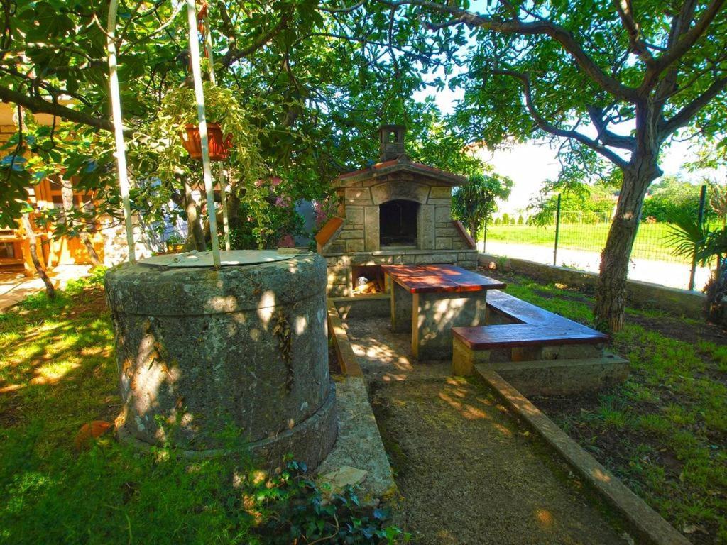 Apartment Sanja Near The Sea, Spacious And Green :) Pula Extérieur photo