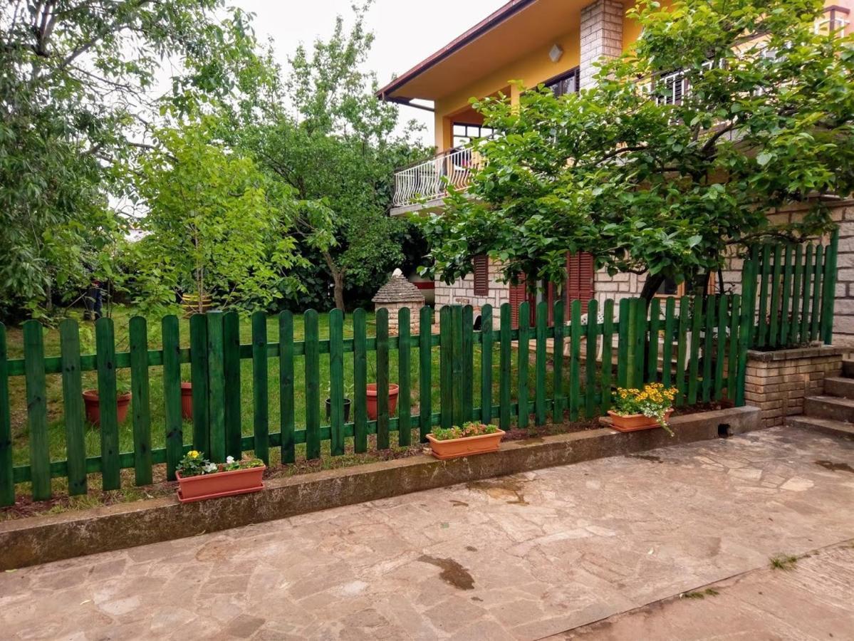 Apartment Sanja Near The Sea, Spacious And Green :) Pula Extérieur photo